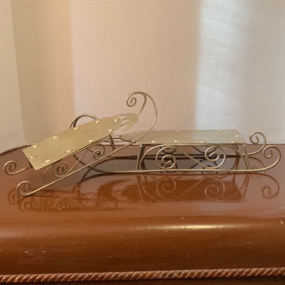 2 Sleighs